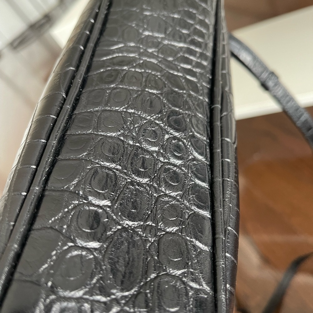 YSL Lou Croc-Embossed Camera Bag - Picture 7 of 16